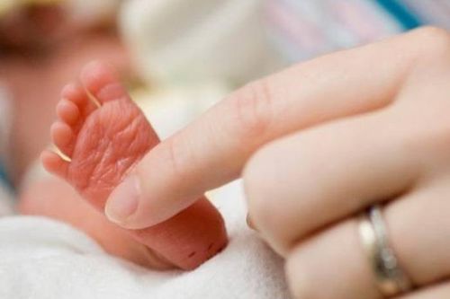 Hành trình sinh con vất vả của người mẹ trẻ liên tiếp sảy thai 13 lần trong 12 năm
