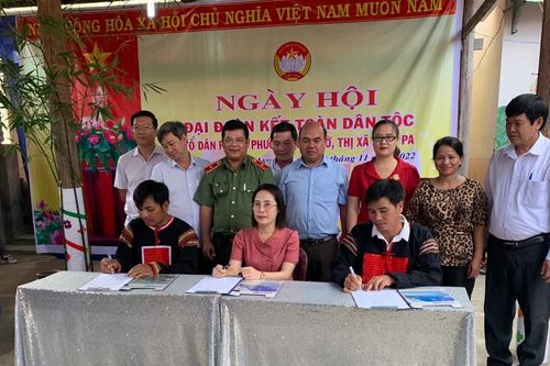 Giám đốc Công an tỉnh Rah Lan Lâm dự Ngày hội Đại đoàn kết toàn dân tộc tại thị xã Ayun Pa