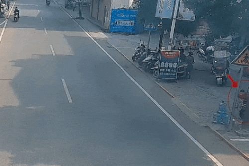 Mất cánh tay khi cứu bé trai khỏi xe tải ở Trung Quốc
