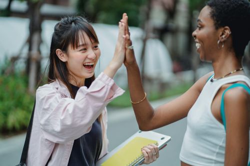 Vượt qua bất an khi người khác thành đạt