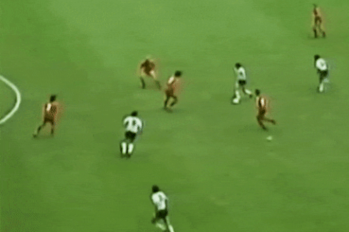 Những pha solo ấn tượng trong lịch sử World Cup