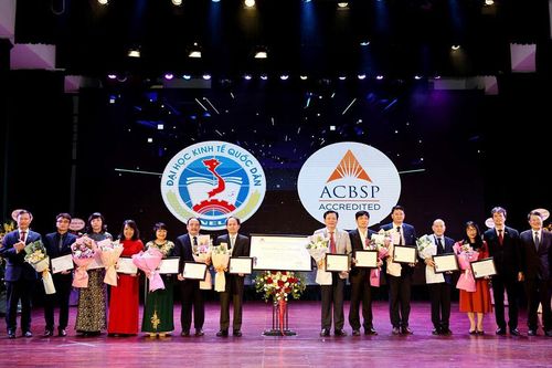 11 chương trình đạo tạo của Trường đại học Kinh tế Quốc dân đạt chuẩn kiểm định Hoa Kỳ
