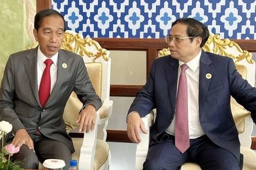 Thủ tướng Phạm Minh Chính gặp Tổng thống Indonesia Joko Widodo