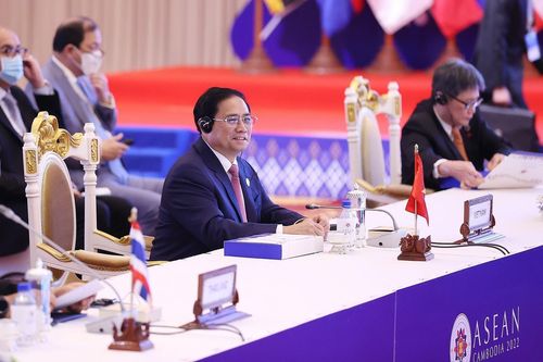 Thủ tướng dự Phiên toàn thể Hội nghị cấp cao ASEAN lần thứ 40