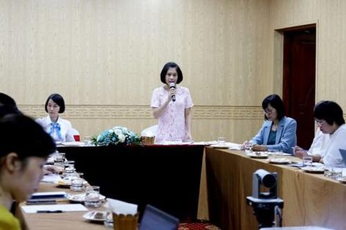 Tăng cường kết nối phụ nữ Việt Nam ở nước ngoài