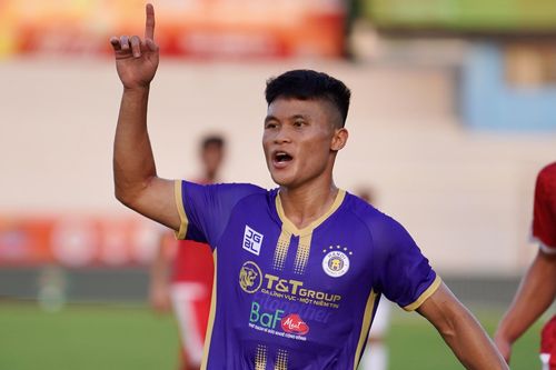 Tuyển thủ Việt Nam nhận cú đúp giải thưởng V.League tháng 10