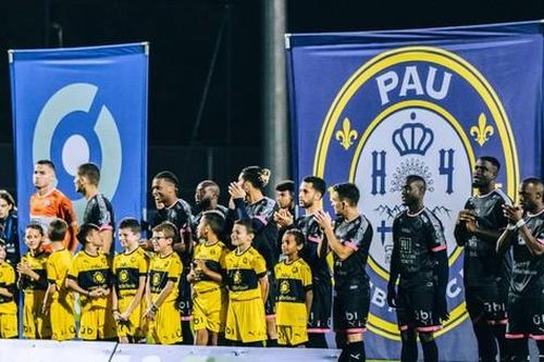 'Cháy vé' xem đội bóng của Quang Hải thi đấu