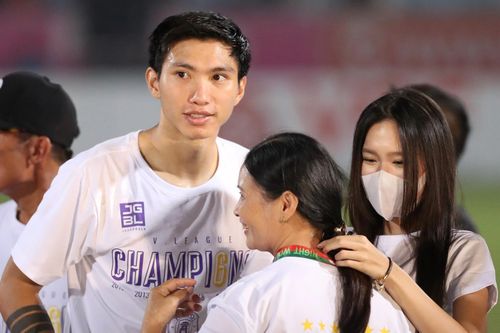 Văn Hậu lên tiếng về lối đá quyết liệt