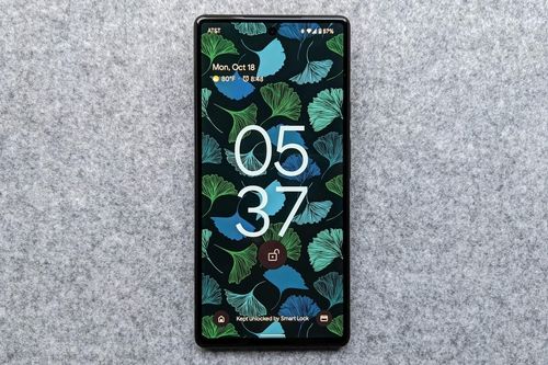 Vô tình bẻ khóa điện thoại khi thay SIM