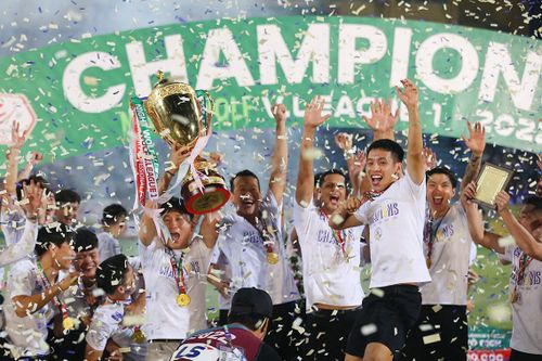 V-League hạ màn: 'Chốt sổ' top 3, vé hạng Nhất chờ vòng cuối