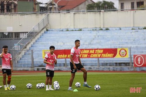 U21 Hồng Lĩnh Hà Tĩnh: Có ngoại binh lò Barcelona, nhiều gương mặt tuyển trẻ Việt Nam