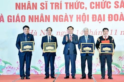 Chủ tịch Quốc hội Vương Đình Huệ: Đại đoàn kết toàn dân tộc là một trong những nguyên tắc 'sống còn' đối với nước ta