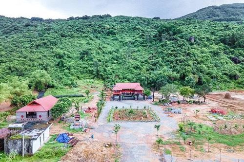 Kỷ luật 2 lãnh đạo xã liên quan lùm xùm xây 'biệt phủ'