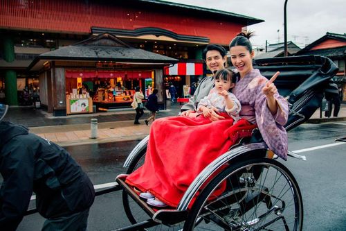 Gia đình Đông Nhi được bổ nhiệm là Đại sứ Du lịch Nhật Bản