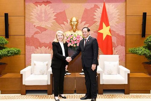 Vẫn còn hàng trăm nghìn trẻ em Việt Nam suy dinh dưỡng