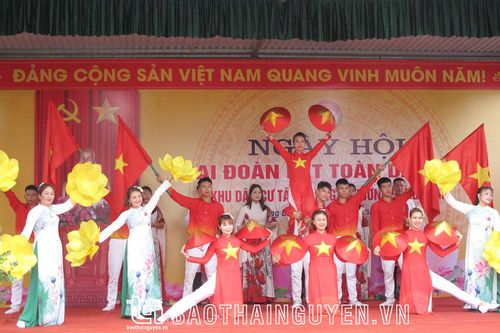 Lãnh đạo tỉnh chung vui Ngày hội Đại đoàn kết tại các địa phương