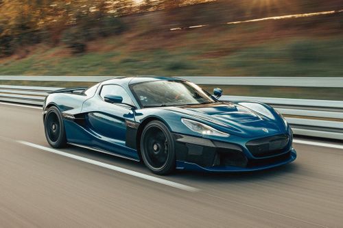 Rimac Nevera trở thành mẫu xe điện nhanh nhất thế giới