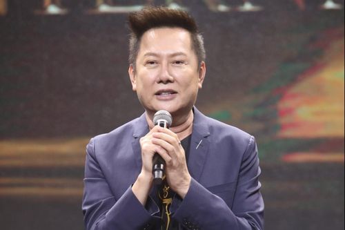Ông Nawat: 'Tại sao kiện tôi mà không có số điện thoại của tôi'