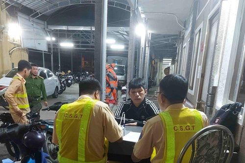 Sóc Trăng: Chặn bắt 15 thanh niên nẹt pô xe, chạy tốc độ cao