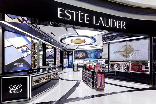 Tom Ford chính thức về tay Estee Lauder với giá 2,8 tỷ USD