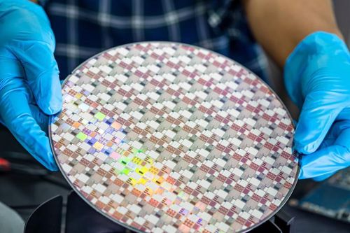 Anh chặn đứng thương vụ Trung Quốc thâu tóm hãng chip