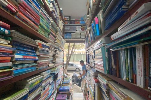 Thủ phủ sách cũ đìu hiu trên phố