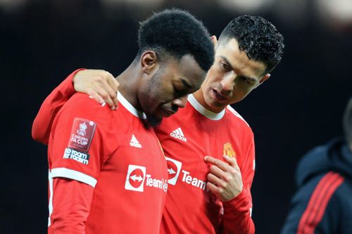 Sao trẻ MU đáp trả chỉ trích của Ronaldo