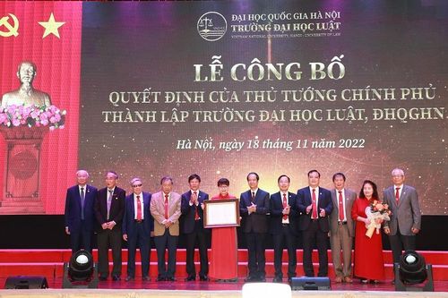 Bộ trưởng Giáo dục: Trường ĐH Luật phải có đóng góp thiết thực trong xây dựng các bộ luật