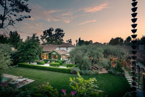 Dinh thự lâu đời bậc nhất Hollywood lập kỷ lục về giá