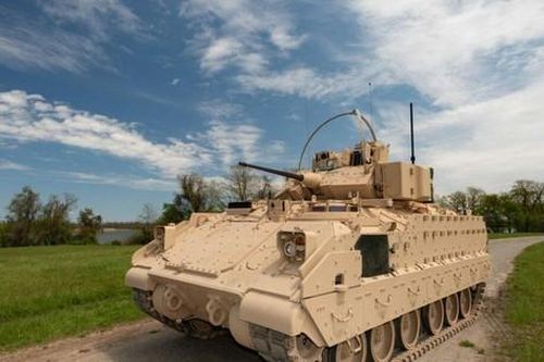 Lo cạn vũ khí do viện trợ Ukraine, Mỹ tức tốc mua thêm xe chiến đấu bộ binh M2A4, M7A4 Bradley