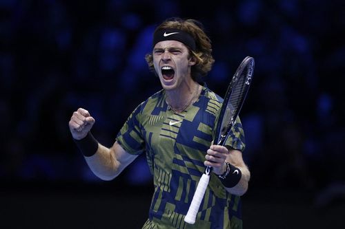 Rublev ngược dòng hạ Tsitsipas, vào bán kết ATP Finals 2022