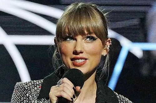 Fan bức xúc vì không săn được vé tour diễn 'The Eras Tour', Taylor Swift viết tâm thư