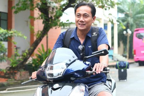 HLV và cầu thủ CLB Sài Gòn rời đội