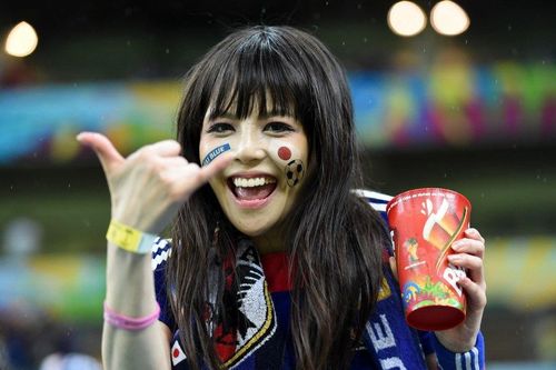 Fan tìm mọi cách để mua bia ở World Cup 2022