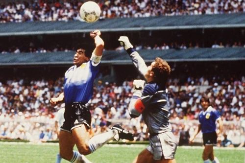 'Bàn tay của Chúa' và những khoảnh khắc biểu tượng World Cup
