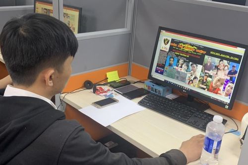 Công ty tài chính ở TP.HCM ghép ảnh nóng người vay để đòi nợ