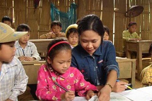 Khẩn trương rà soát, sửa đổi quy định phụ cấp ưu đãi cho giáo viên