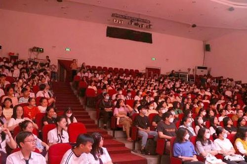 Sân khấu học đường truyền cảm hứng nghệ thuật cho khán giả trẻ