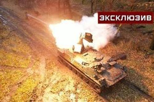 Tổ hợp phòng không Strela-10 của Nga thị uy sức mạnh ở Ukraine