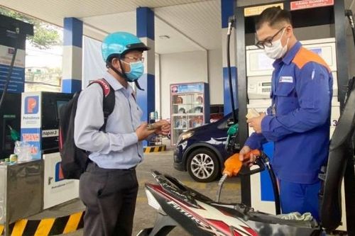 Giá xăng dầu giảm nhẹ, thị trường TP.Hồ Chí Minh ổn định trở lại