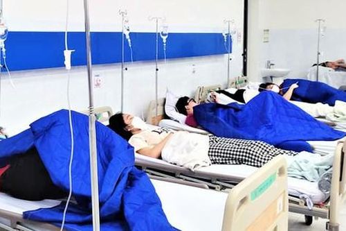 Học sinh ngộ độc hàng loạt: Bộ GDĐT yêu cầu tăng cường bảo đảm ATTP bữa ăn học đường