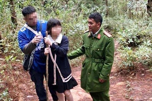 Tìm thấy hai du khách đi lạc trong rừng tại Lâm Đồng