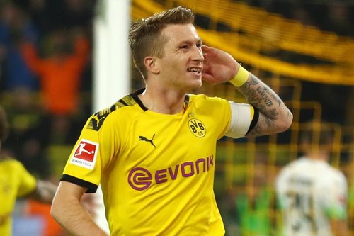Dortmund mang 123 người đến Việt Nam