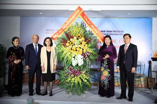 Lãnh đạo Hà Nội tiếp đại biểu Đại hội 22 Hội đồng Hòa bình Thế giới
