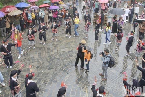 Thí sinh hoa hậu Du lịch thế giới trải nghiệm văn hóa Sơn La