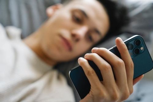 Nghiên cứu mới: Nghiện điện thoại thông minh làm giảm khả năng sáng tạo