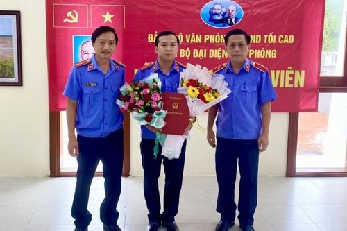 Đại diện Văn phòng VKSND tối cao tại TP HCM tổ chức hoạt động về nguồn và kết nạp Đảng viên