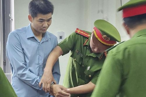Một cán bộ Ban Quản lý Dự án đầu tư và xây dựng ở Nghệ An bị bắt giữ
