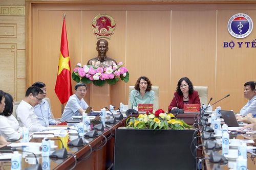 Tăng cường phối hợp, quyết liệt đẩy nhanh hơn tiêm vaccine COVID-19 cho học sinh