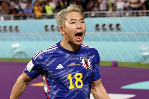 Người hùng Nhật Bản chứng minh Wenger không sai